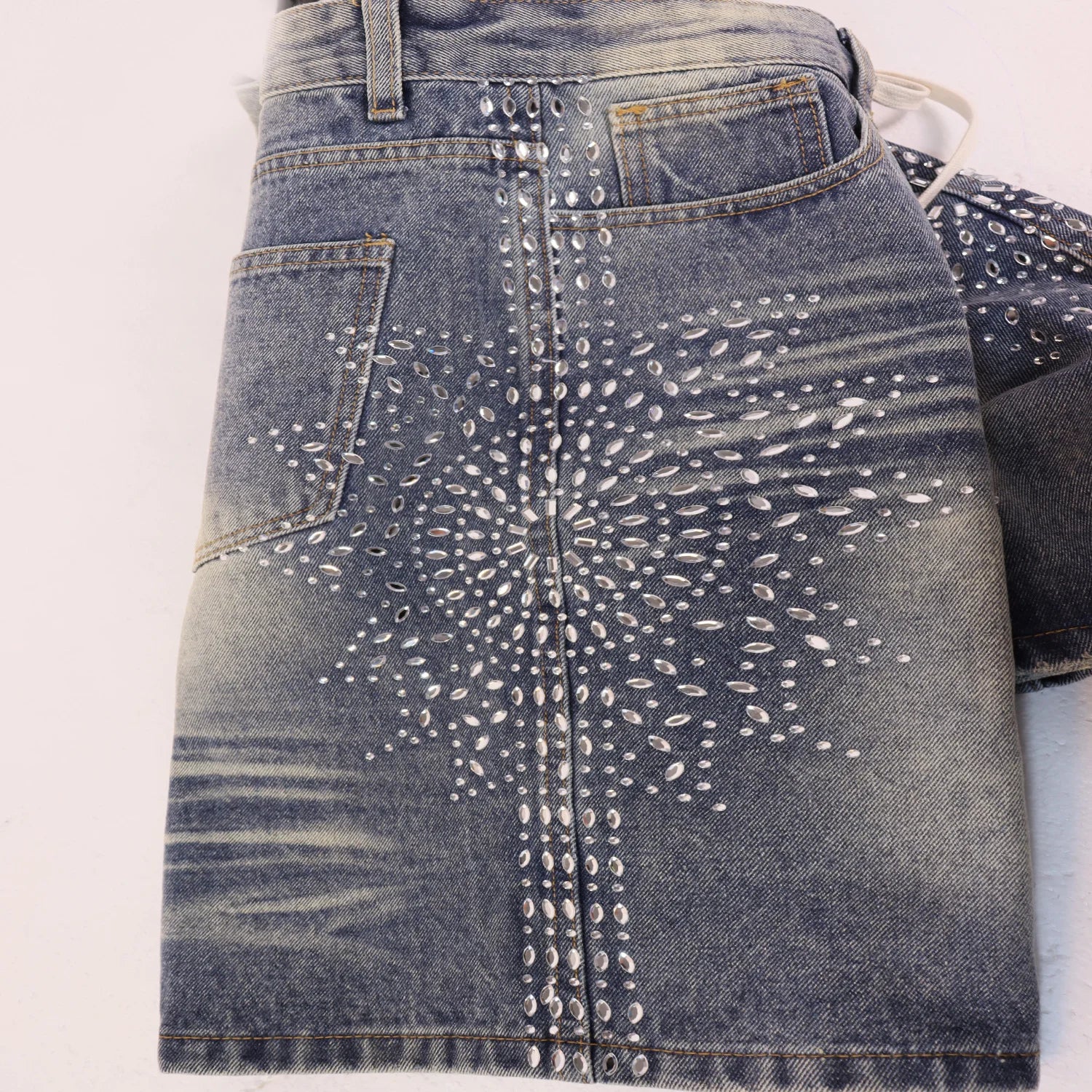 2026 New Fashion Shinning Diamond Washed Jeans Shorts for Men and Women Vintage Baggy Rhinestone Baggy Denim Shorts Oversized